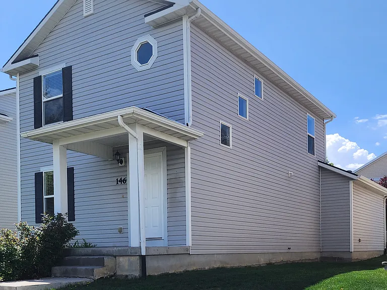 146 Aparicio Dr — Photo 2
