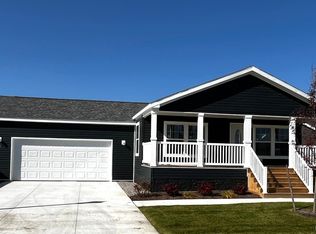 262 Riviera Dr, Lapeer, MI 48446