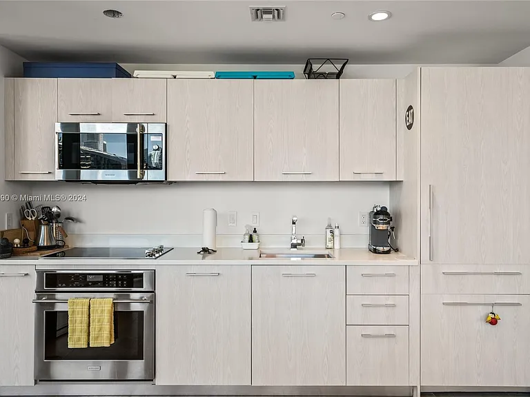 55 SW 9th St #1801 — Photo 32