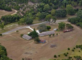 902 Bushwhack Rd, Kerrville, TX 78028