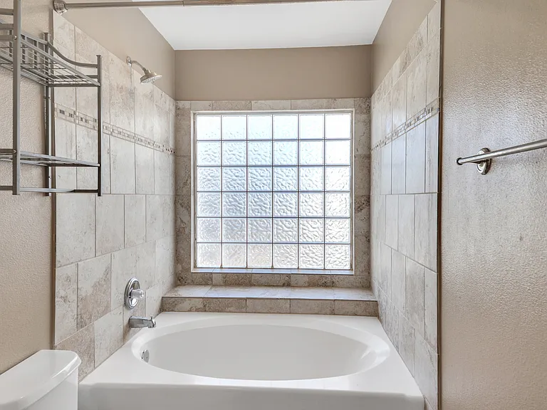 9456 Carlyle Park Pl — Photo 12