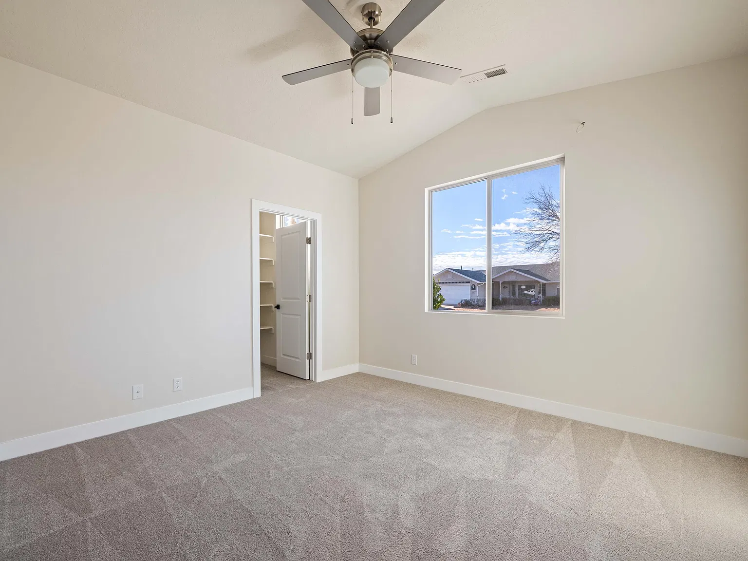 2816 Circle Dr — Photo 4
