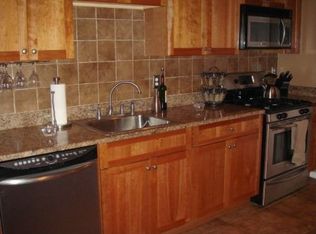148 40th St, Lindenhurst, NY 11757