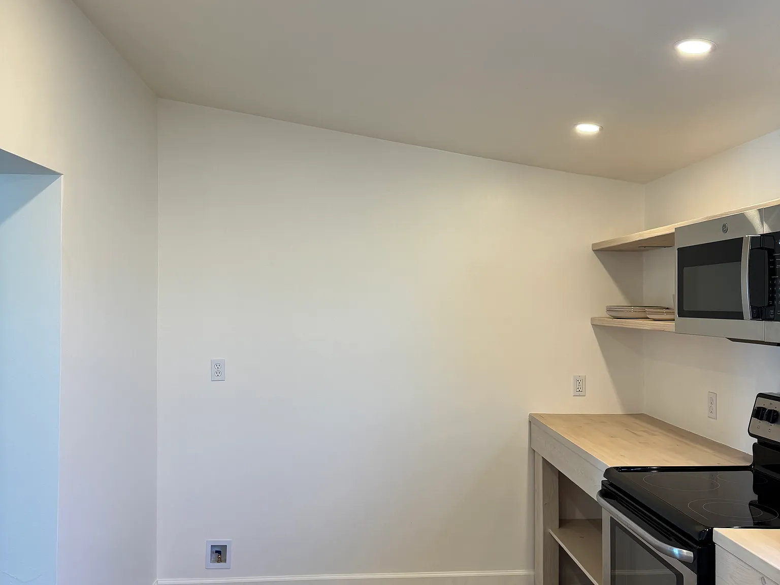 422 S Thor St — Photo 2
