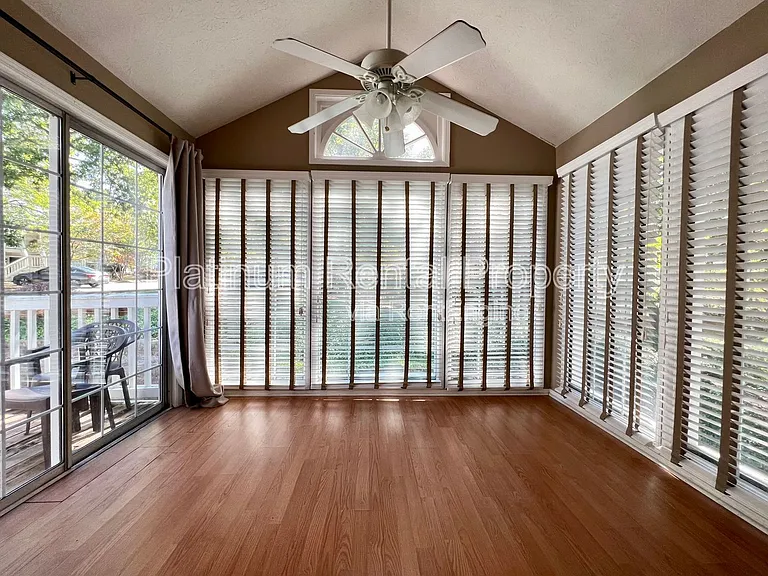 1107 Countryside Pl SE — Photo 6