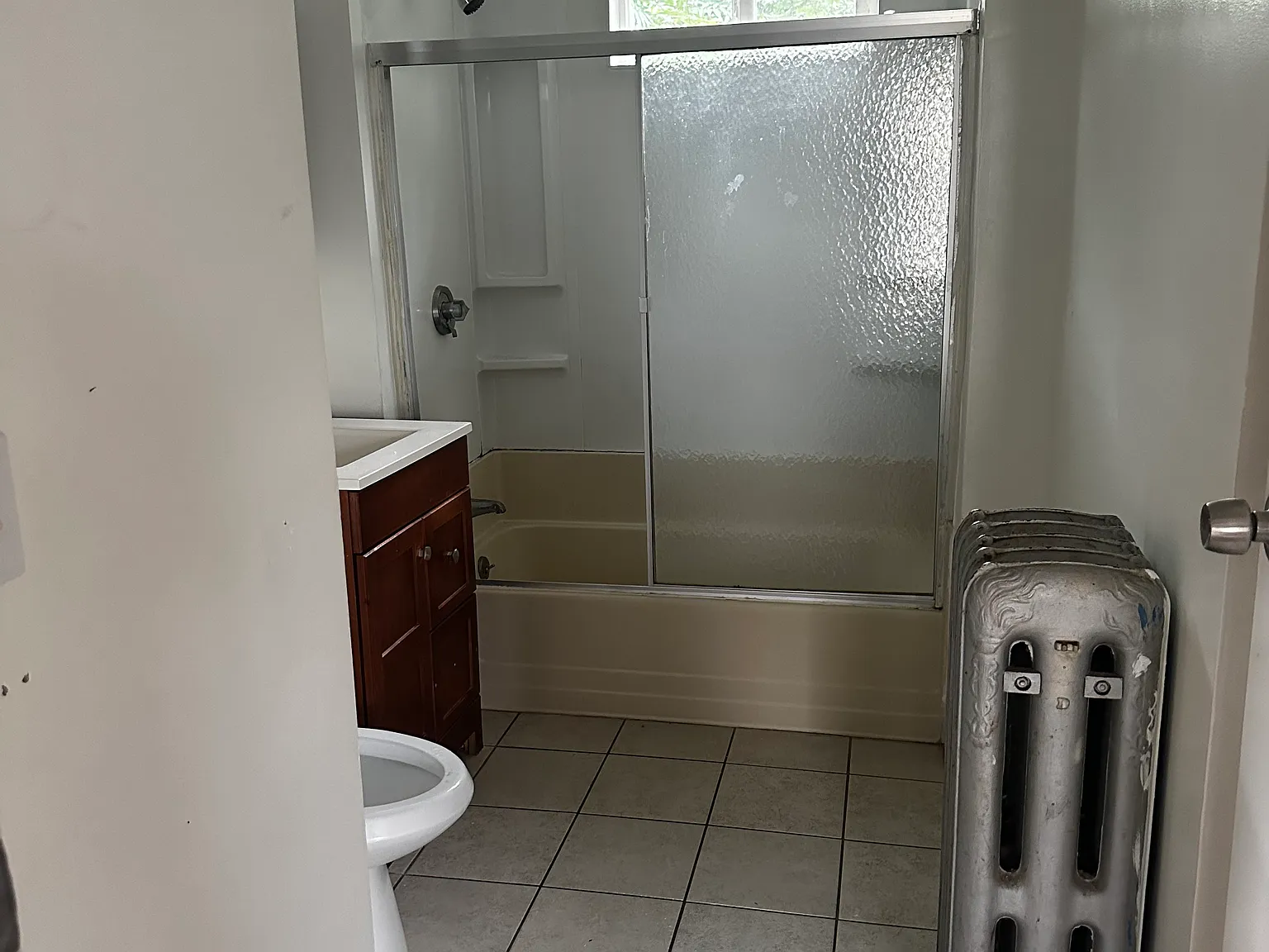 3 bed, 1201 sqft, $3,000 — Photo 3