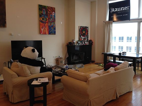 2nd image of 1814 W North Ave Unit 401