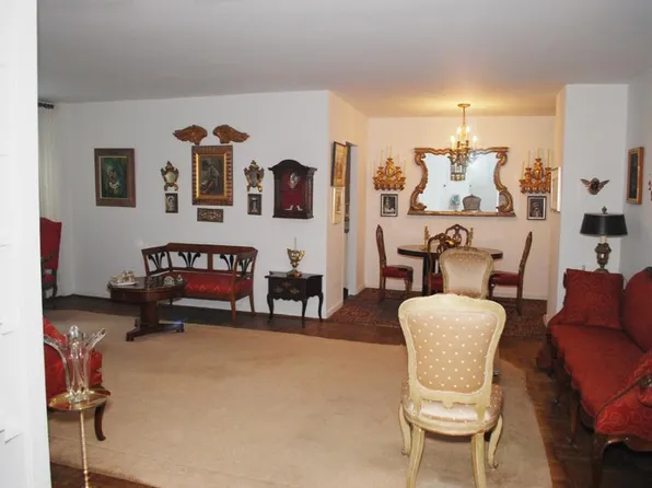 70 East 10th Street image 1 of 8