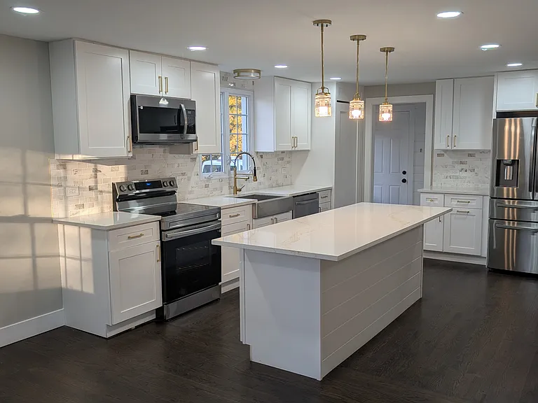 30 Lincoln Ave — Photo 3