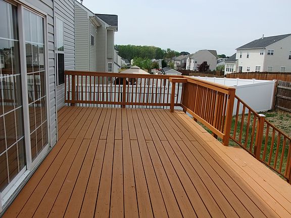 3rd image of 27 Indian Wood Ln
