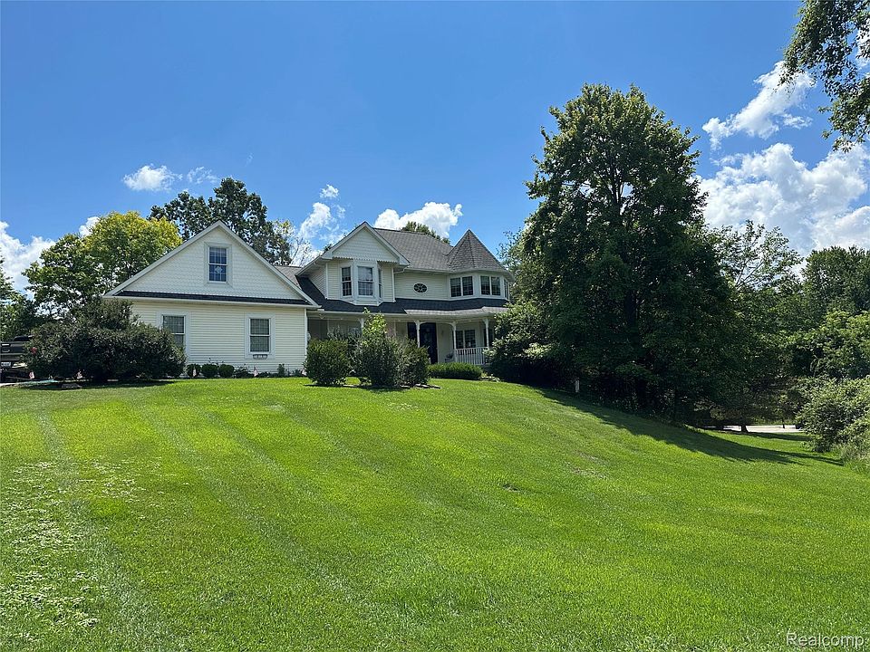 1st image of 962 Hidden Valley Dr