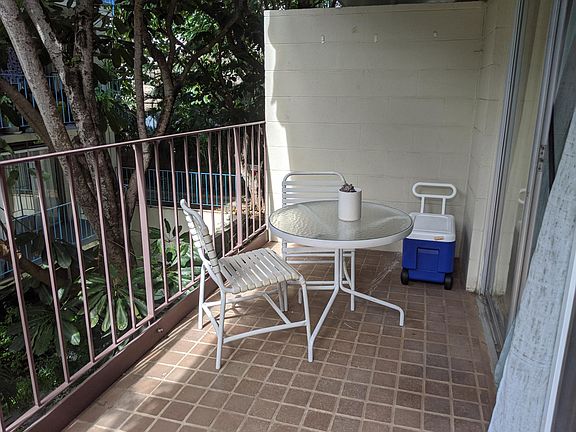 Enjoy your meals outdoor too.