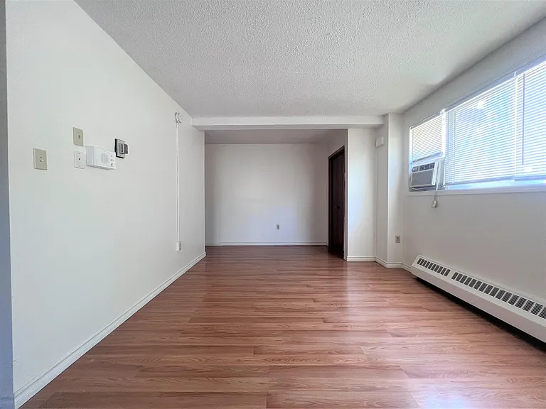 2249 Cornwall St — Photo 8