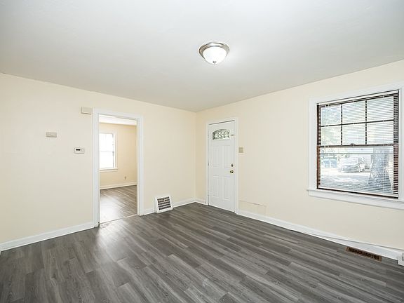 4th image of 7129 Lamont Dr