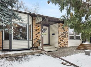 815 S Ranchview Cir NW, Calgary, AB T3G1B2