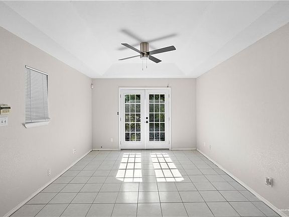 5th image of 1802 Oasis Ave #206