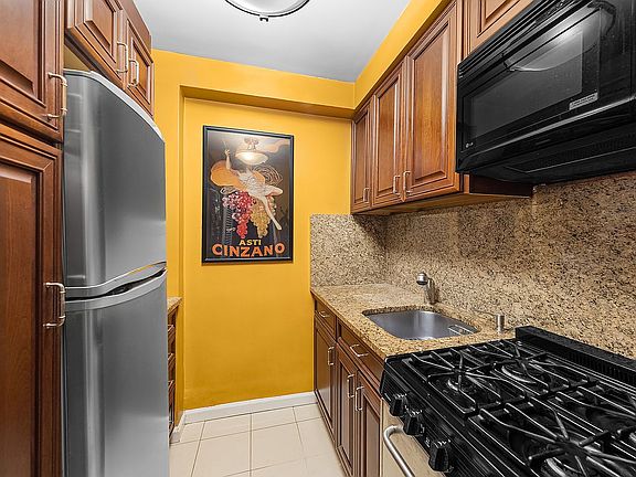 4th image of 35 E 38th St APT 7G