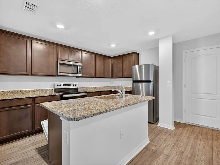 1604 Wynford Cir — Photo 11