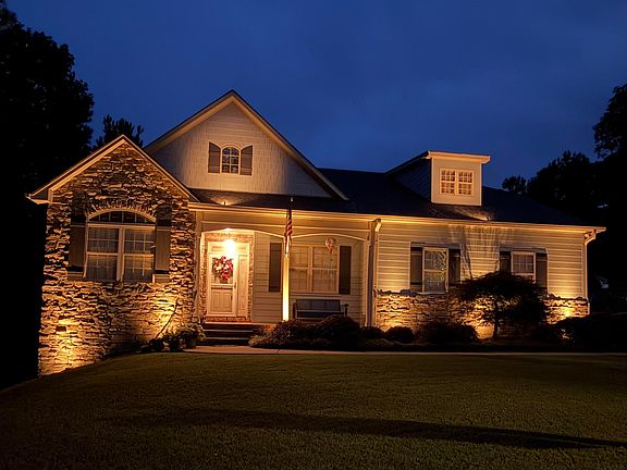 3rd image of 9203 Clairmont Cir