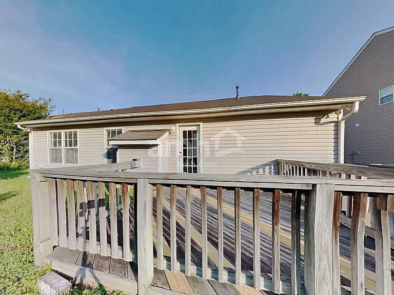 2208 Thorncrest Dr — Photo 22