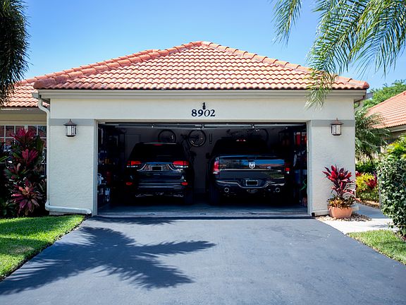 5th image of 8902 Lake Park Cir S