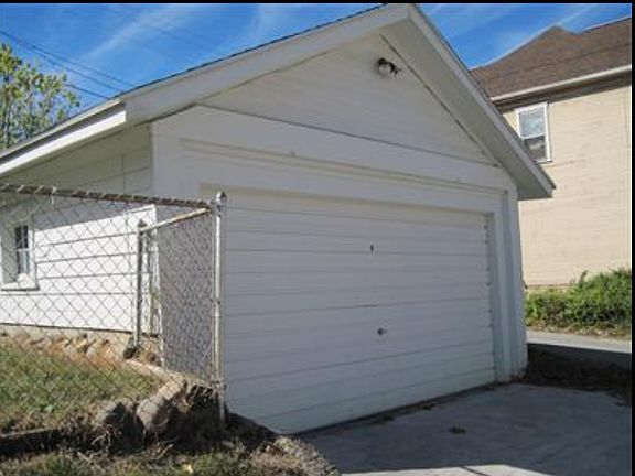 4th image of 29 E Fairview Ave