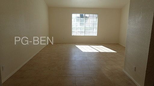 3rd image of 2529 Thunderbird Dr