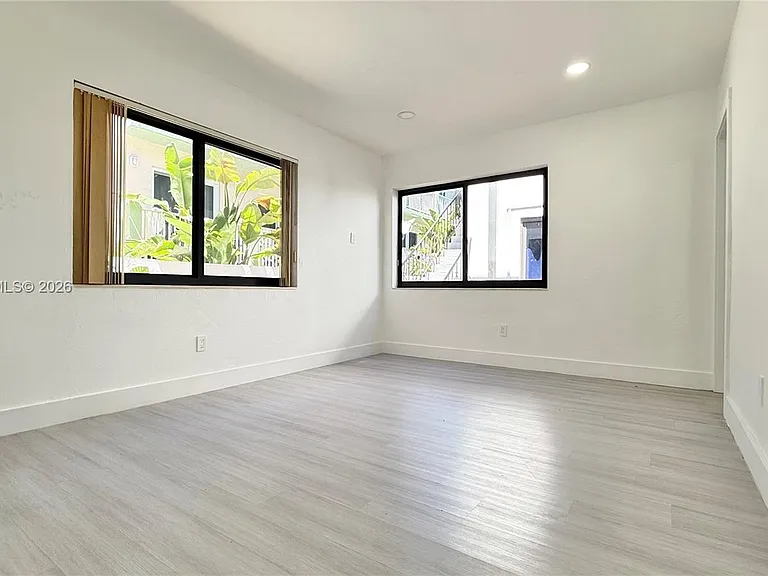 609 Lenox Ave #2 — Photo 7