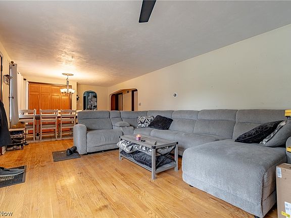 4th image of 2251 Robinhood Dr