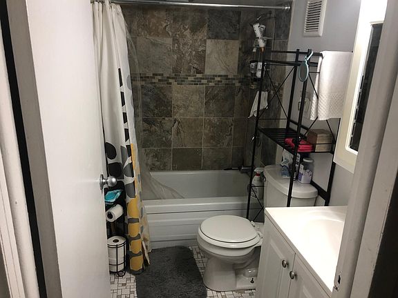 5th image of 6442 W Roscoe St #G