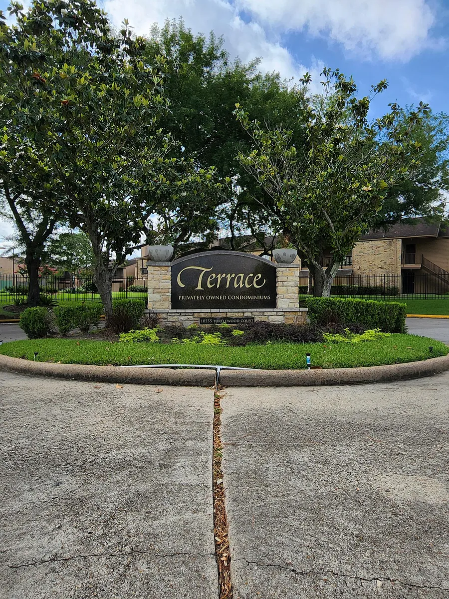 Building Photo - 10555 Turtlewood Ct #1106