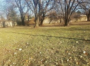 2833 Harrison St, Kansas City, MO 64109
