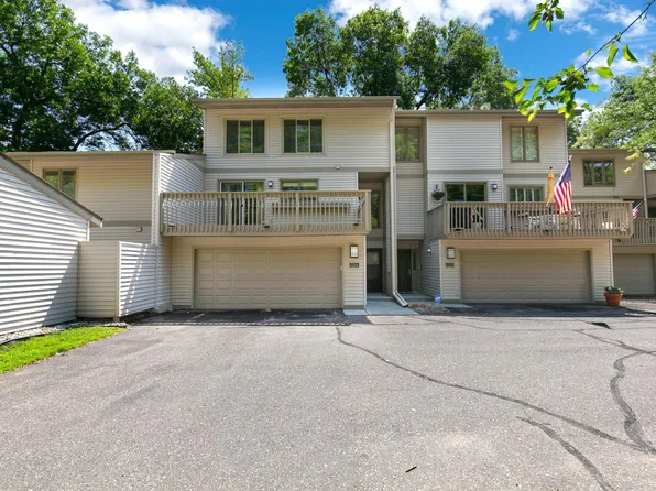 6204 Sandpiper Ct, Edina, MN 55436