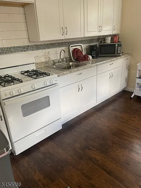 2 bed, 1.0 bath, $2,000 — Photo 2