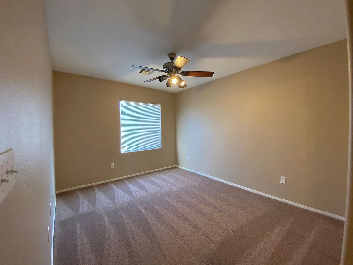 Henderson 4 bedroom — Photo 4