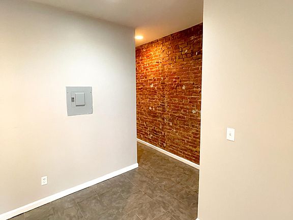 5th image of 34XX Helen St Floor 1