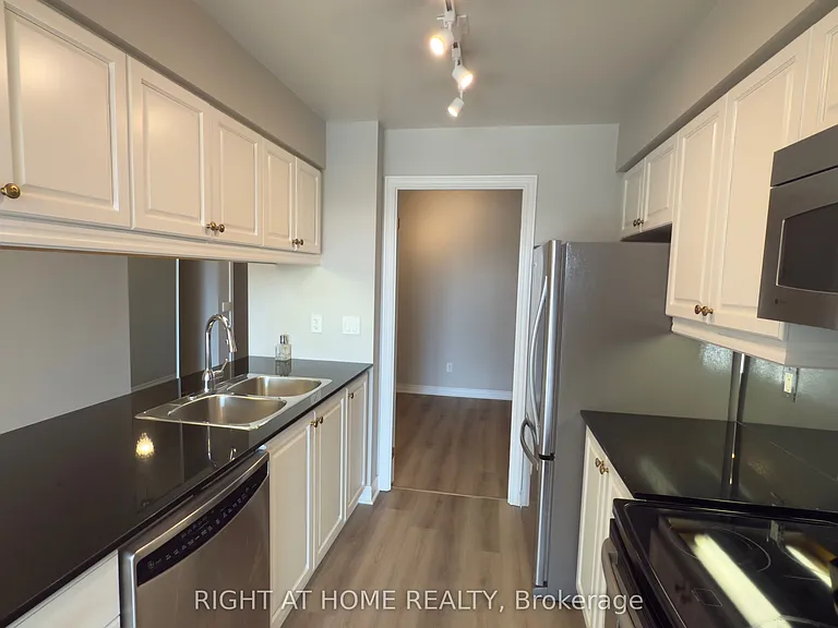 40 Old Mill Rd #703 — Photo 12