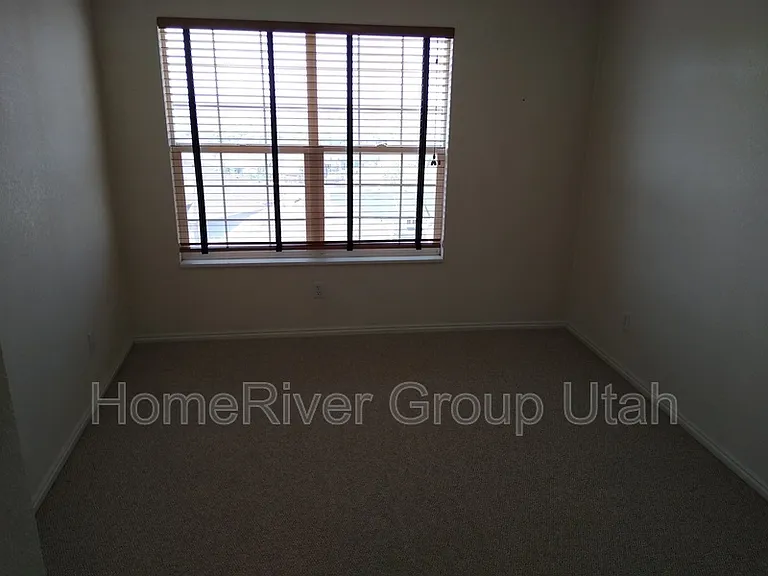985 E Senior Band Rd — Photo 15