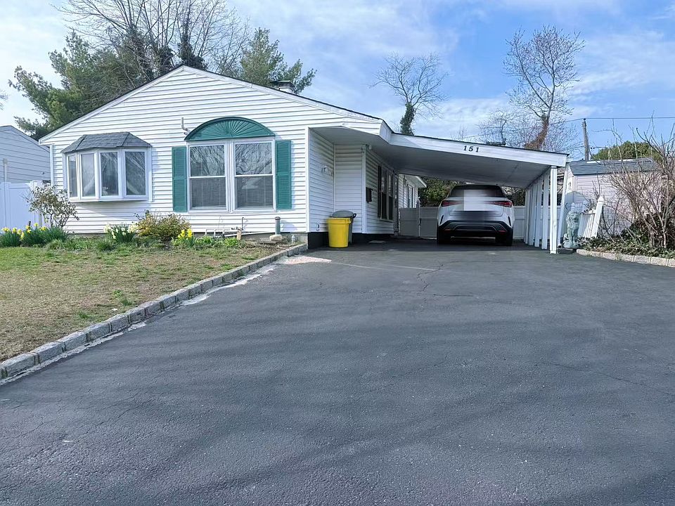 1st image of 151 Southwood Cir