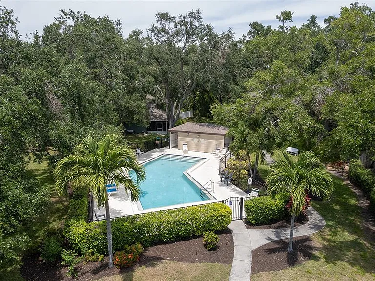 6908 Arbor Oaks Cir — Photo 44