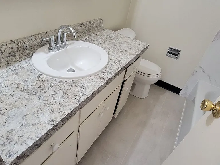 1932 Haste St #6 — Photo 8