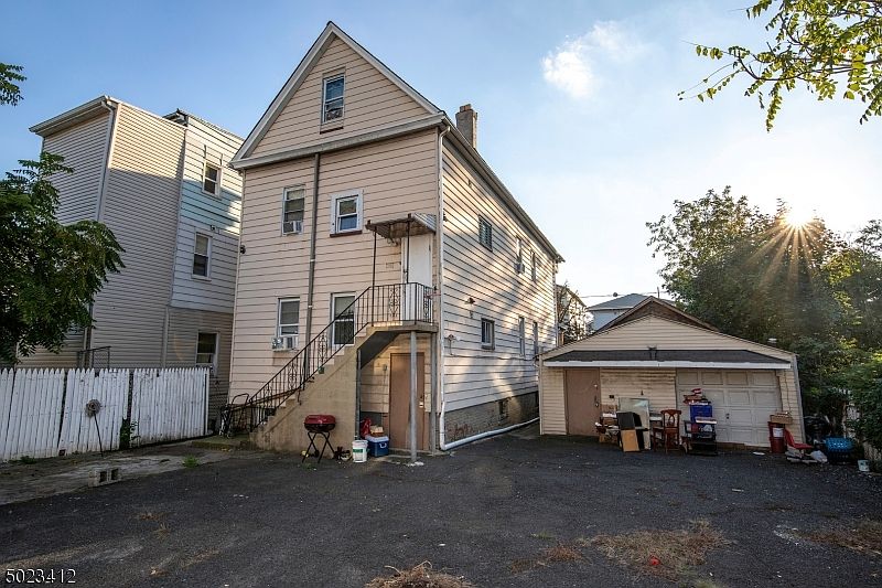 2nd image of 337-339 Franklin St Unit 3