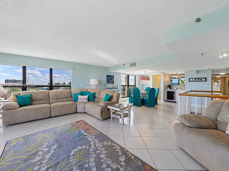 355 S Ocean Dr #401 — Photo 5