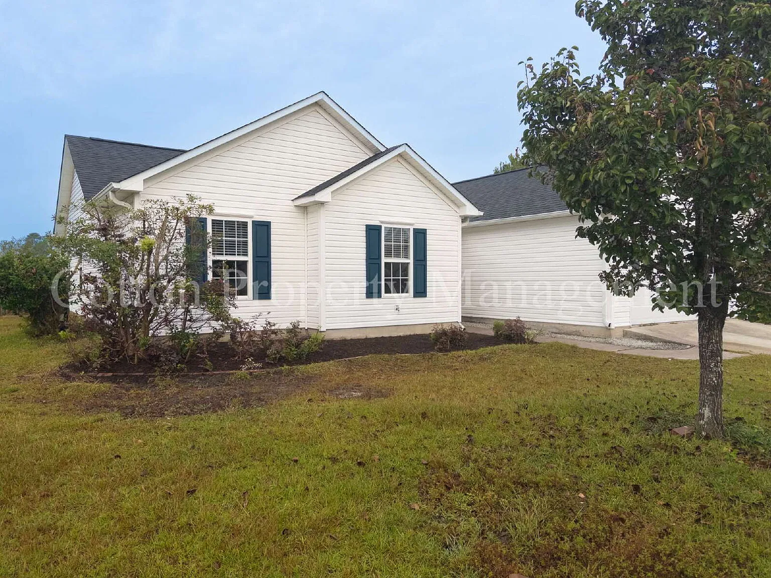 3 bed, 2.0 bath, 1700 sqft, $2,200 — Photo 4