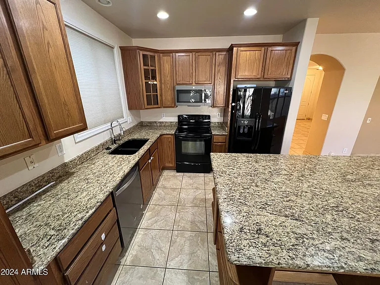 2226 E Bowker St — Photo 10