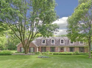 26185 Twin Pond Rd, Lake Barrington, IL 60010