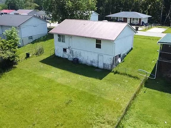 4th image of 8123 Ray Dr