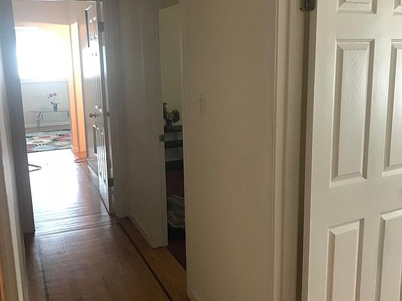 4th image of 3029 20th Ave