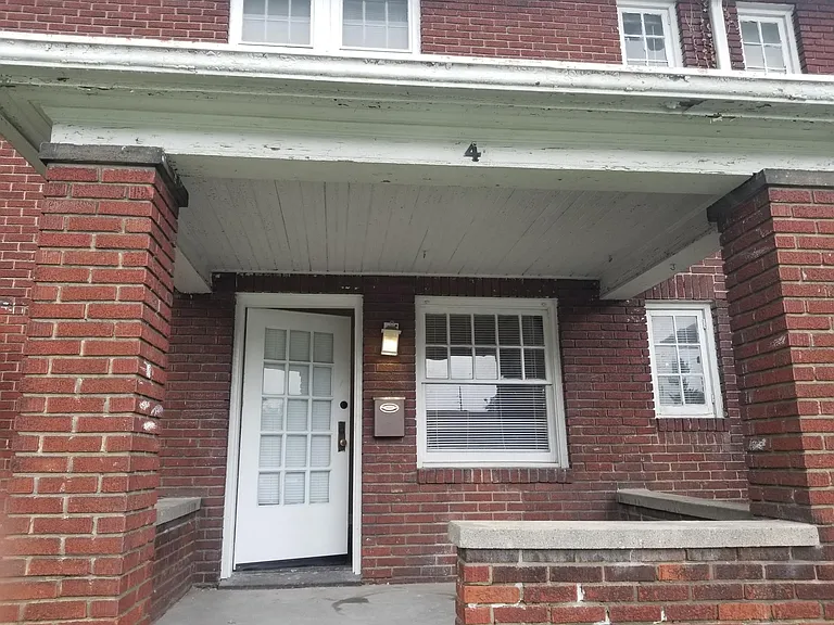 2401 Shelby St #4 — Photo 2
