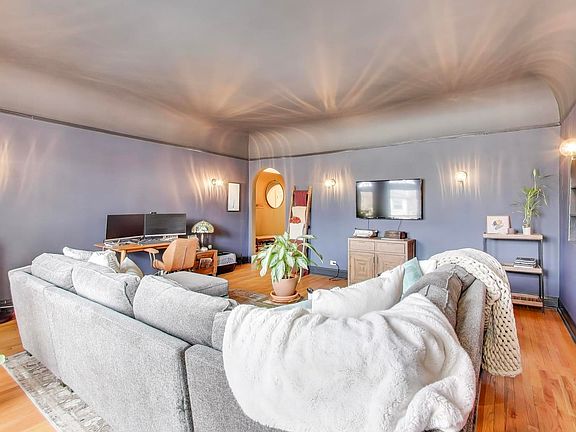 4th image of 7453 N Hoyne Ave APT 3S
